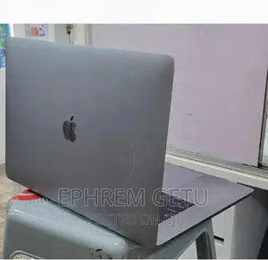 New Laptop Apple MacBook Pro 2017 16GB Intel Core i7 SSD 256GB