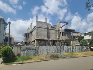 7bdrm House in Addis Abeba, Bole for sale