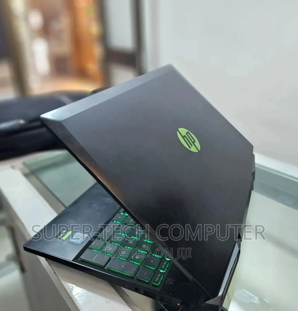 New Laptop HP Pavilion 15 8GB Intel Core I5 SSD 256GB