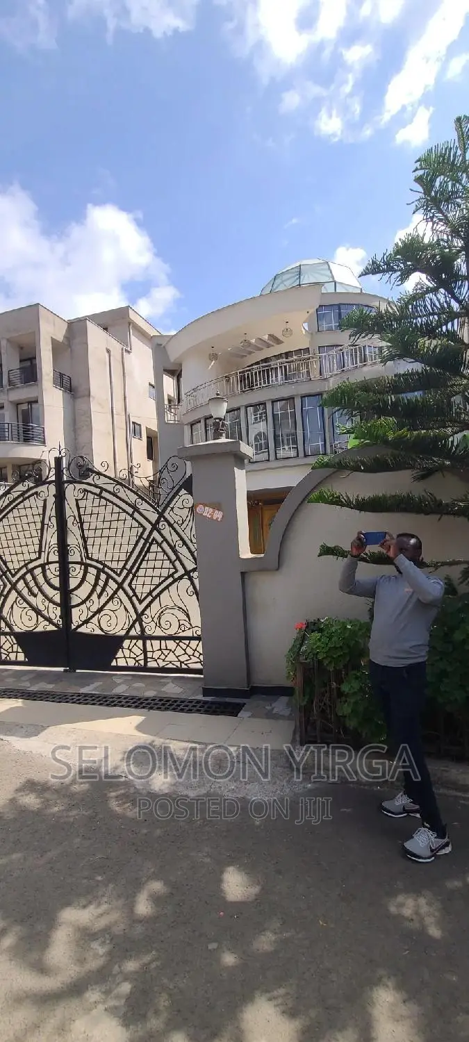 6bdrm House in Adis Ababa, Bole for sale