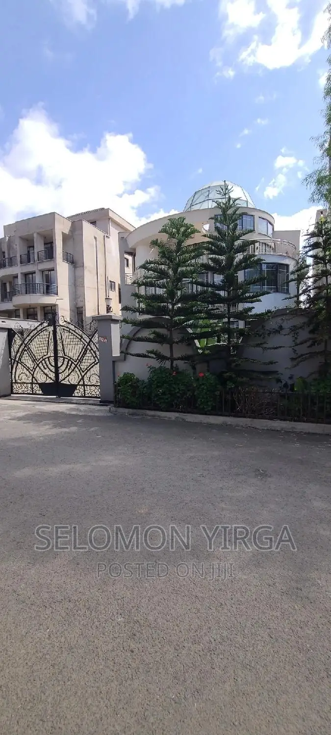 6bdrm House in Adis Ababa, Bole for sale