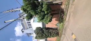 11bdrm House in Adis Ababa, Bole for sale