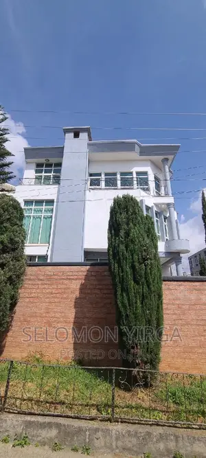 11bdrm House in Adis Ababa, Bole for sale