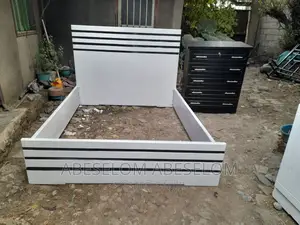 1,50 Cm አልጋ እና ሸሚዝ ኮሞ