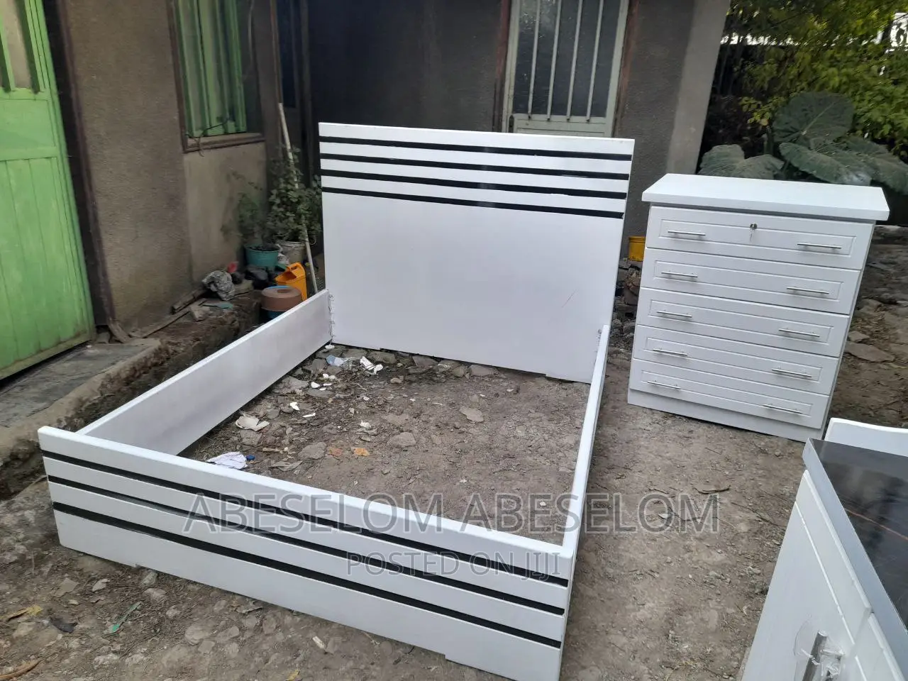 1,50 Cm አልጋ እና ሸሚዝ ኮሞ