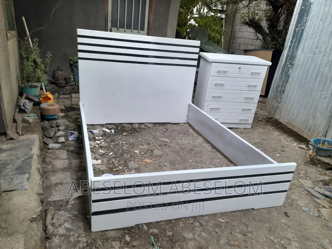 1,50 Cm አልጋ እና ሸሚዝ ኮሞ