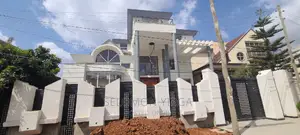 11bdrm House in Adis Abaa, Bole for sale