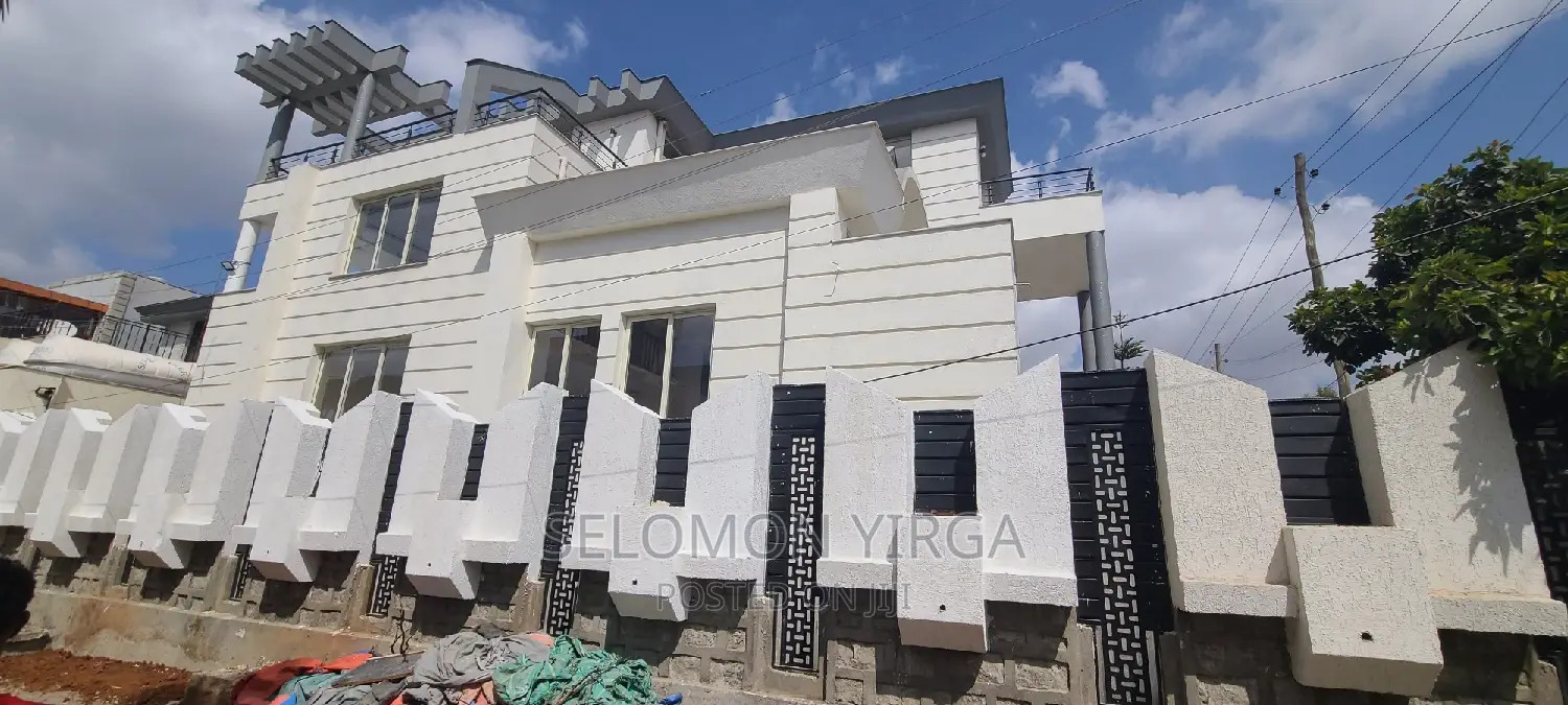 11bdrm House in Adis Abaa, Bole for sale