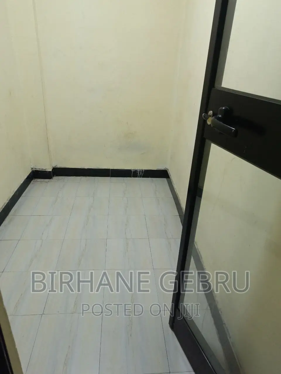 5bdrm House in House, Bole for rent