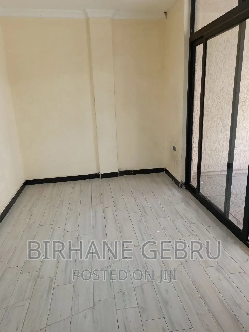 5bdrm House in House, Bole for rent