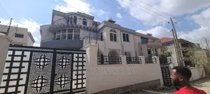 Photo - 11bdrm House in Adis Ababa, Bole for sale