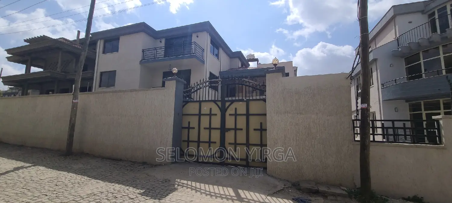 11bdrm House in Adis Ababa, Bole for sale