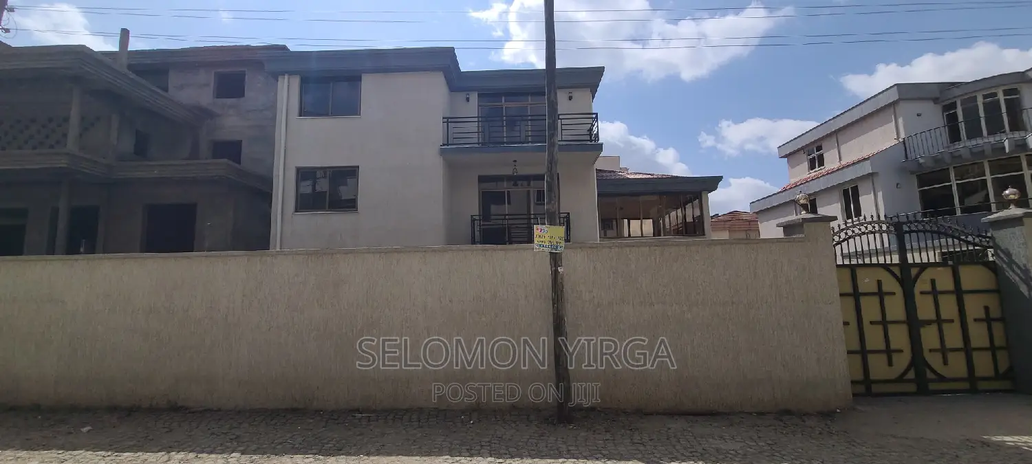 11bdrm House in Adis Ababa, Bole for sale