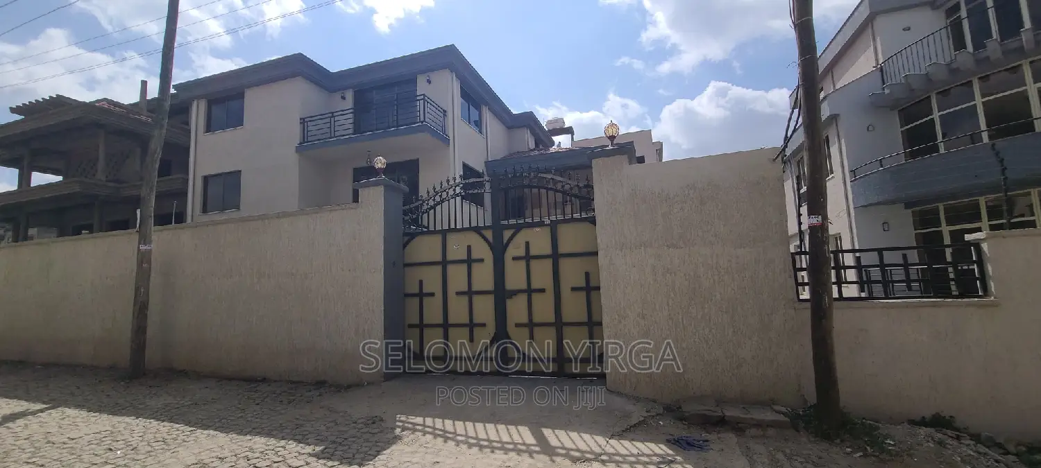 11bdrm House in Adis Ababa, Bole for sale