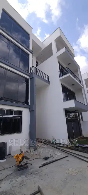 12bdrm House in Adis Ababa, Bole for sale