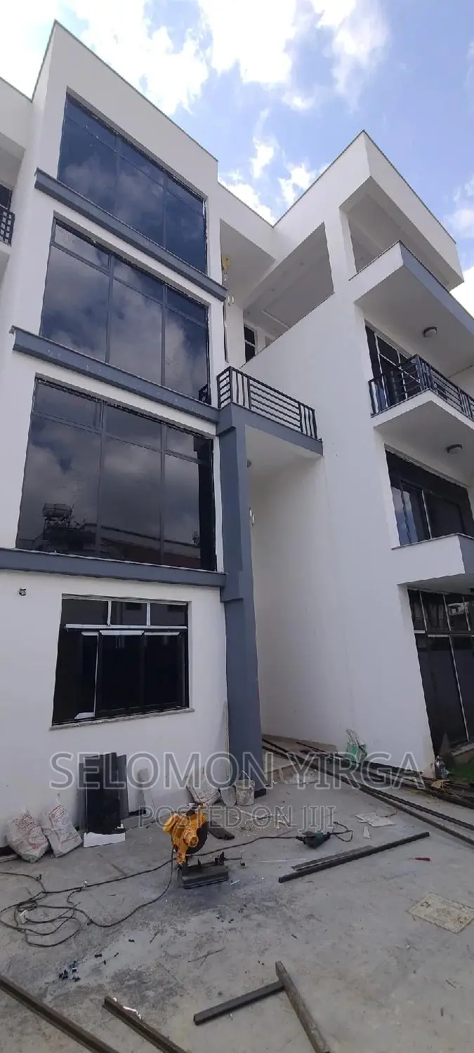 12bdrm House in Adis Ababa, Bole for sale