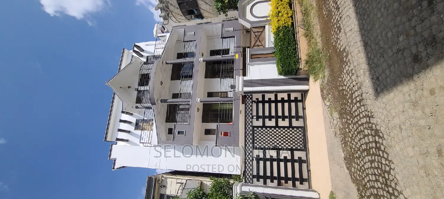 10bdrm House in Adis Ababa, Bole for sale