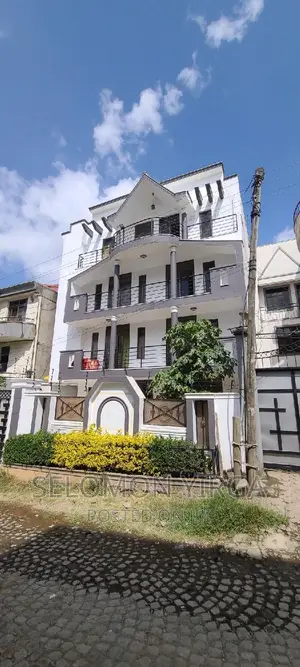 10bdrm House in Adis Ababa, Bole for sale