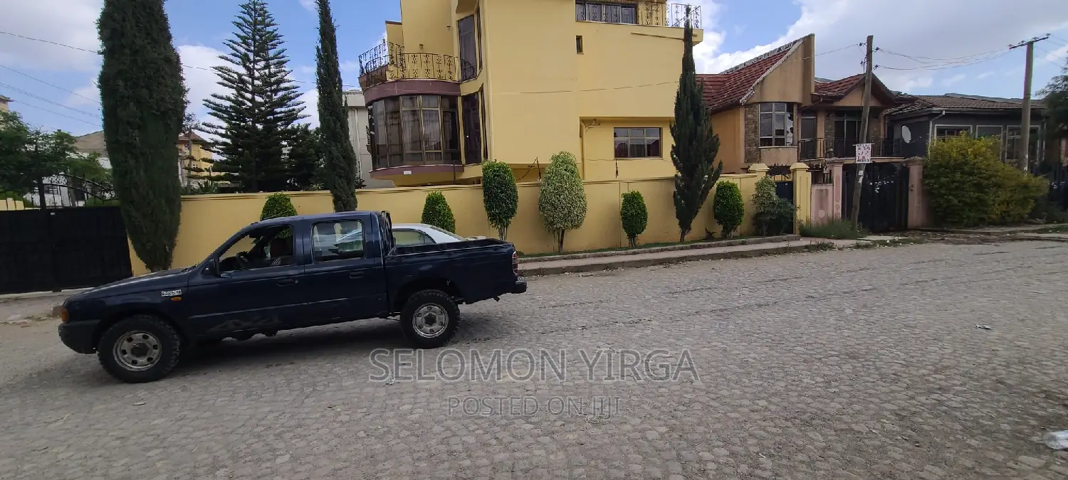 10bdrm House in Adis Ababa, Bole for sale