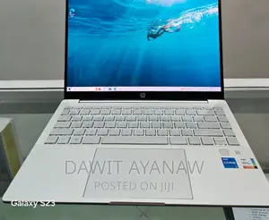 New Laptop HP 8GB AMD Ryzen 5 SSD 256GB