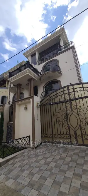 11bdrm House in Adis Ababa, Bole for sale