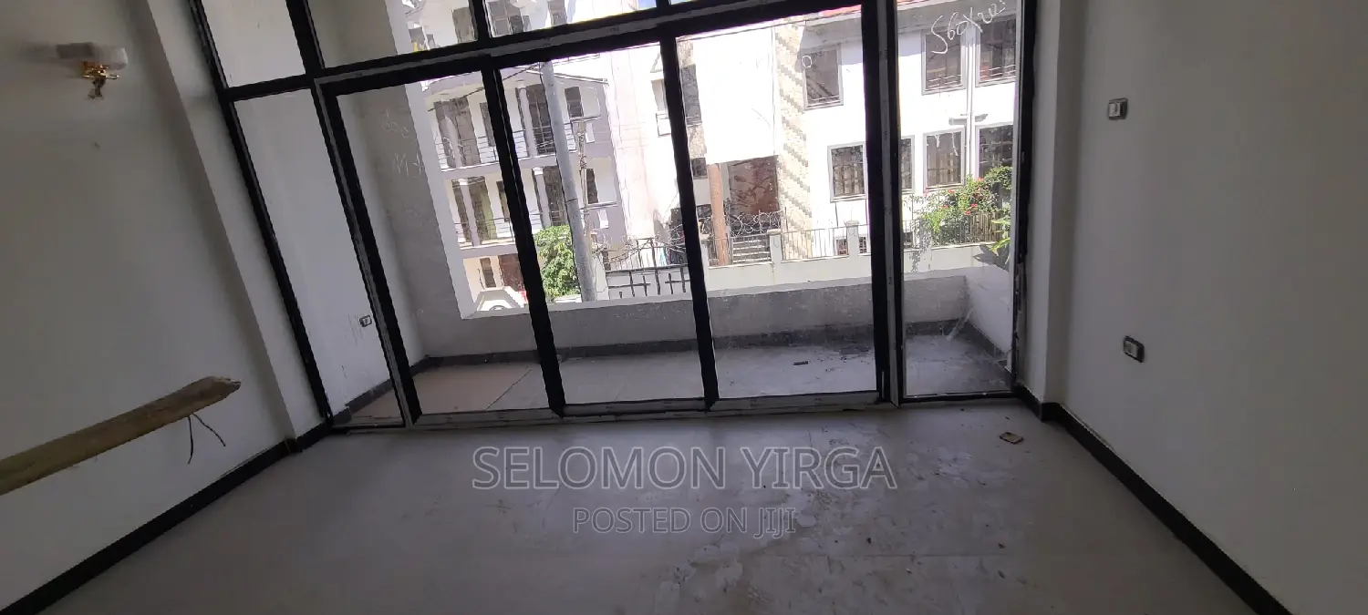 14bdrm House in Adis Ababa, Bole for rent