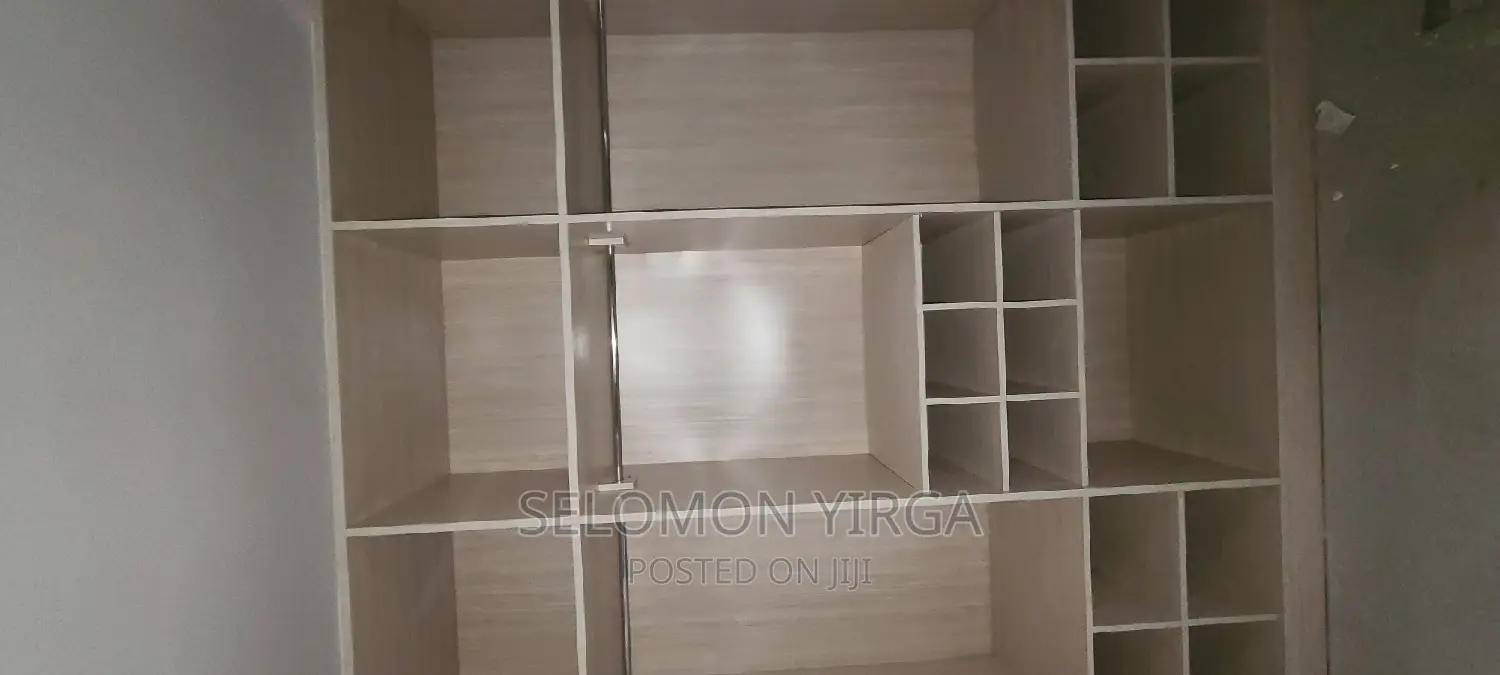 14bdrm House in Adis Ababa, Bole for rent