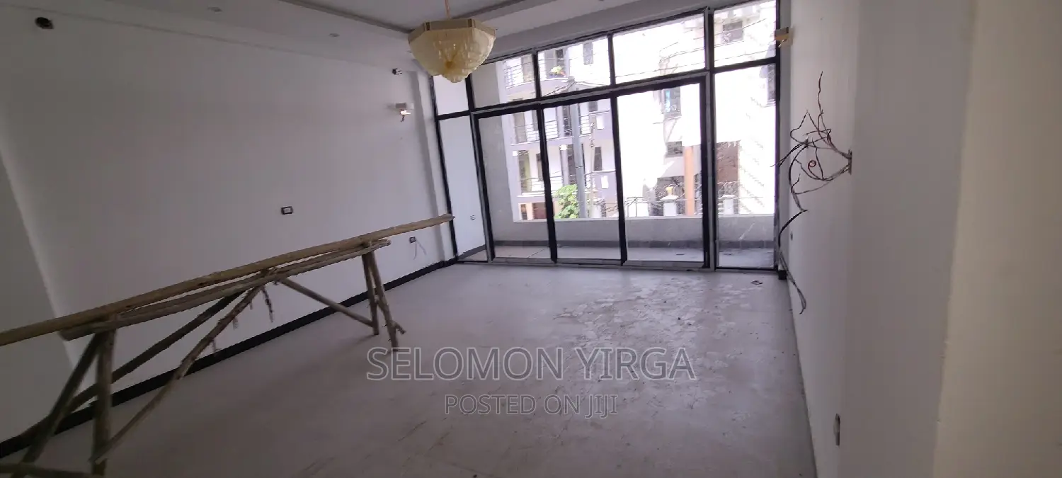 14bdrm House in Adis Ababa, Bole for rent