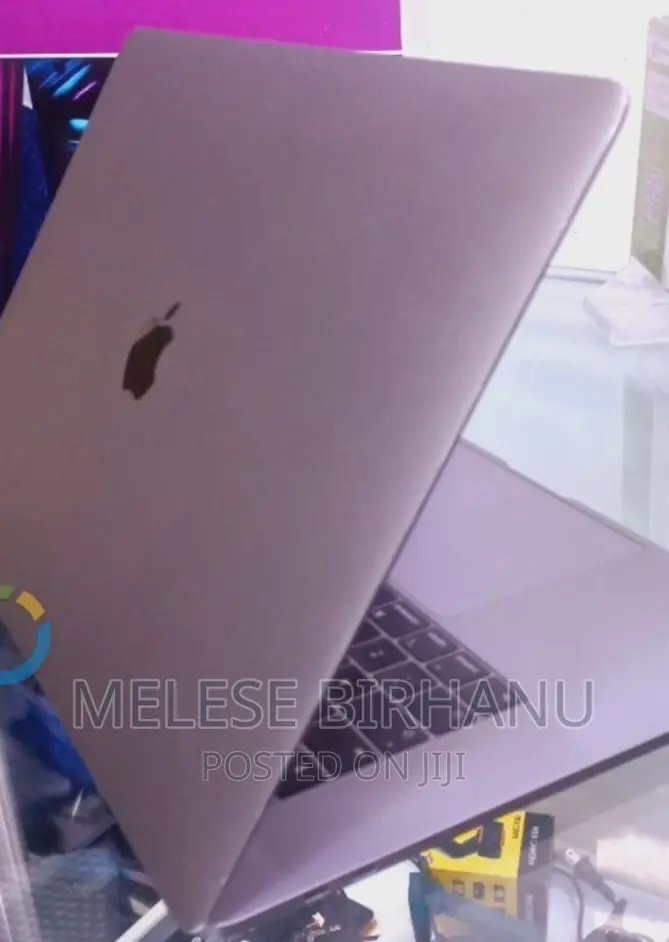 New Laptop Apple MacBook 2020 32GB Intel Core I9 SSD 1T