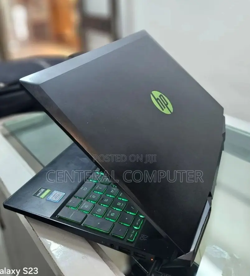 New Laptop HP Pavilion X2 10 8GB Intel Core I5 SSD 256GB