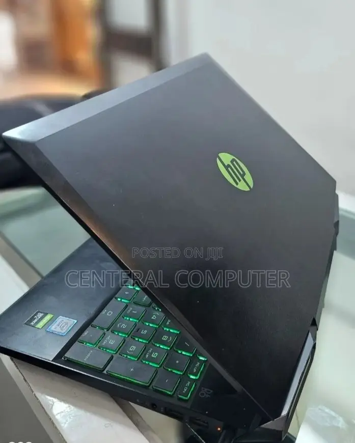 New Laptop HP Pavilion X2 10 8GB Intel Core I5 SSD 256GB