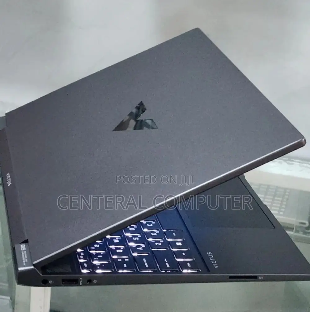 New Laptop HP Victus 16 16GB AMD Ryzen 5 SSD 512GB
