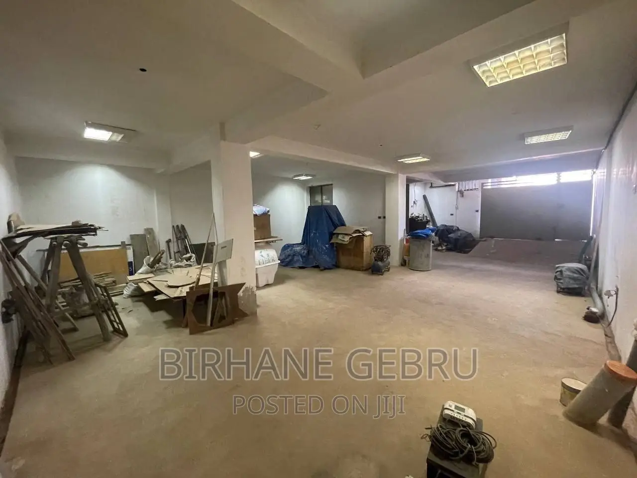 6bdrm House in House, Bole for rent