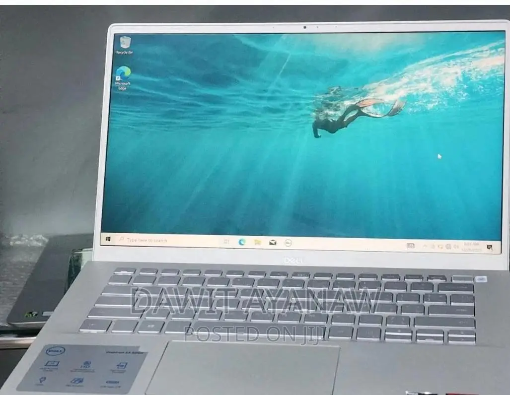 New Laptop HP 8GB AMD Ryzen 5 SSD 256GB