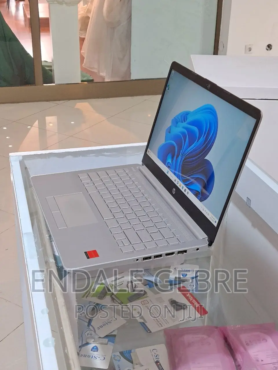 New Laptop HP Stream Notebook 8GB Intel Core I5 HDD 1T