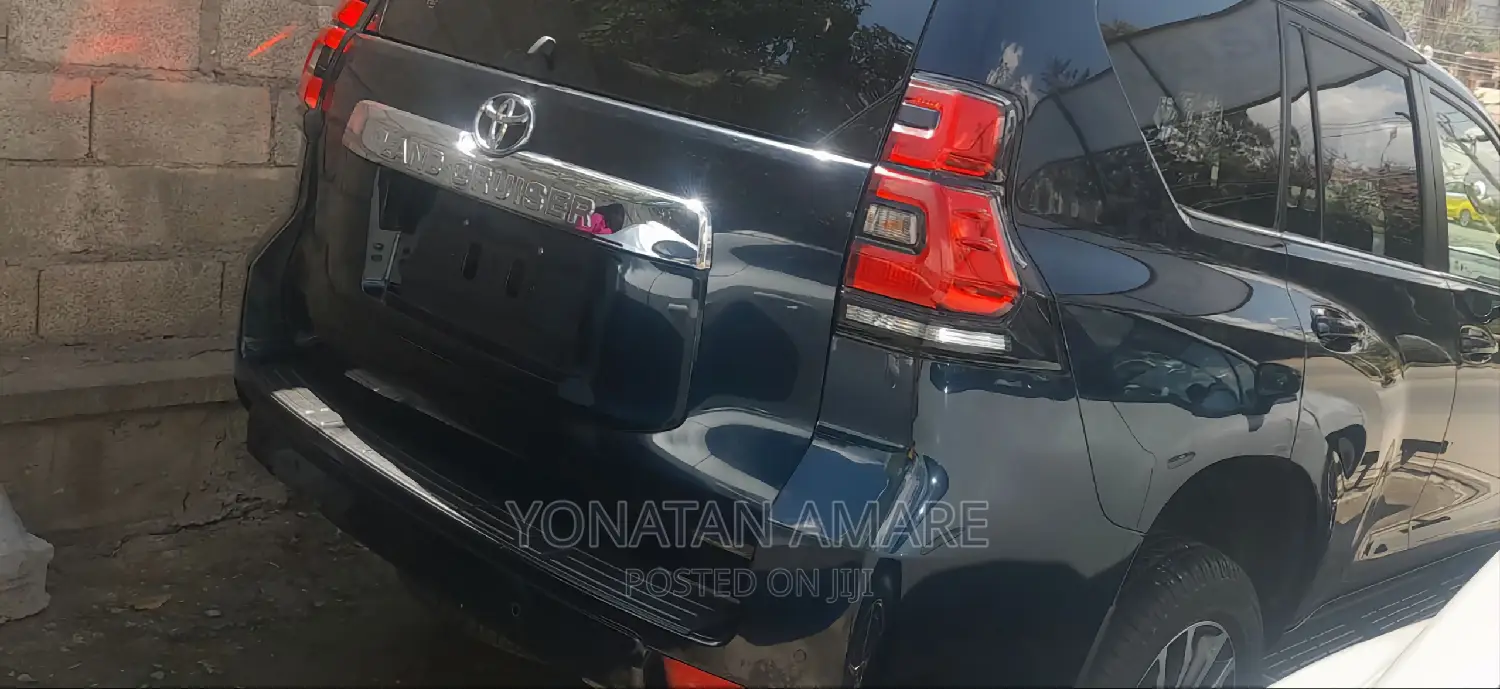 Toyota Land Cruiser 2022 Blue