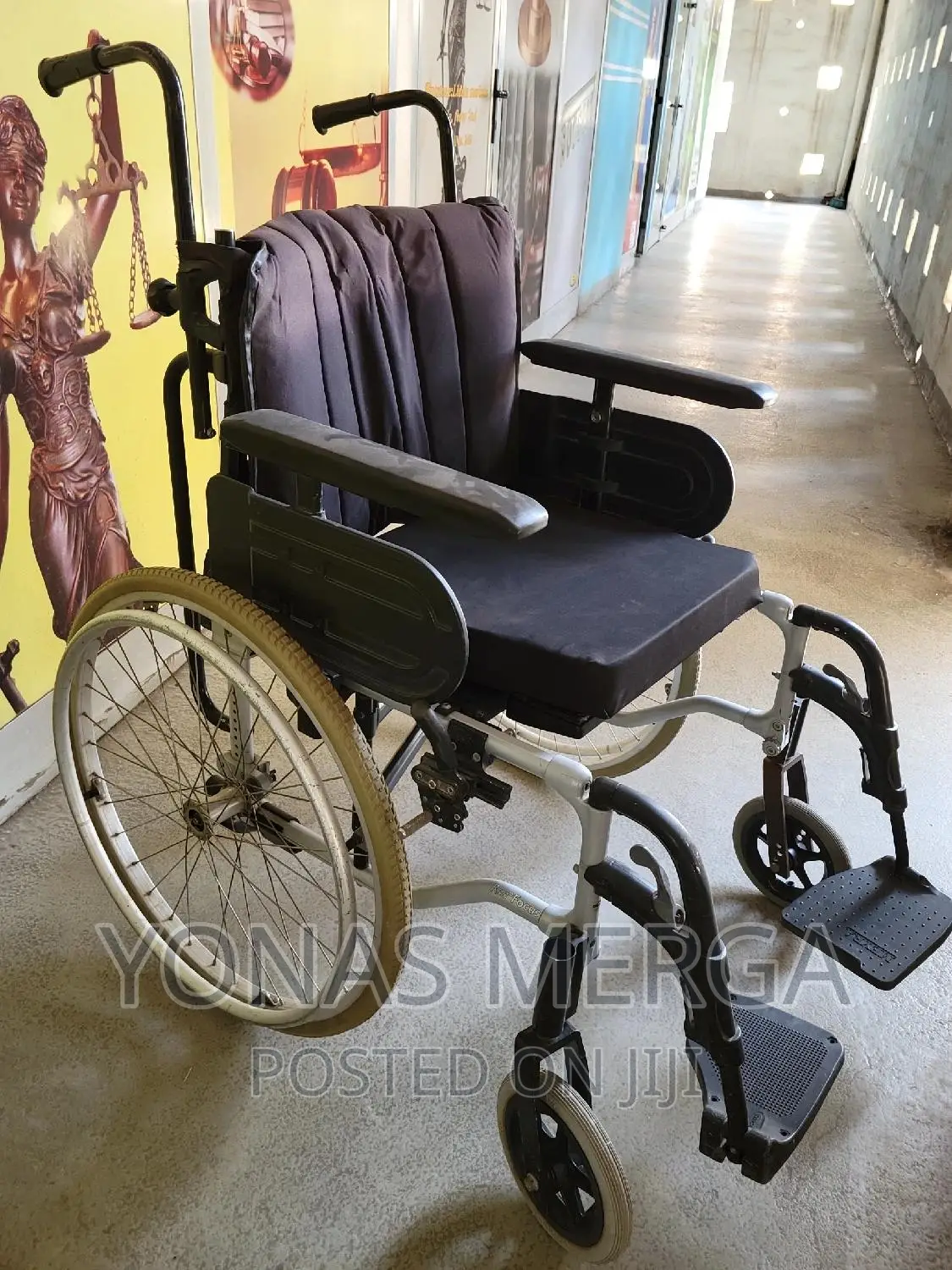Slightly Used/Wheelchair_fit Wheelchair Users,
Elderly
