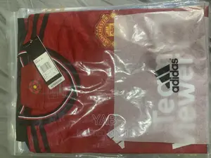 Photo - Manchester United Home Kit