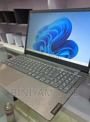 Photo - New Laptop Lenovo ThinkPad Yoga 370 8GB Intel Core I7 HDD+SSD 128GB