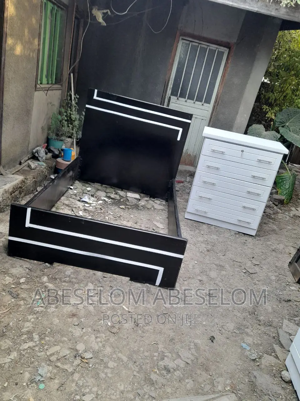 1,20 Cm አልጋ እና የልብስ መደርደሪያ