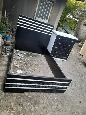 1,20 Cm አልጋ እና የልብስ መደርደሪያ