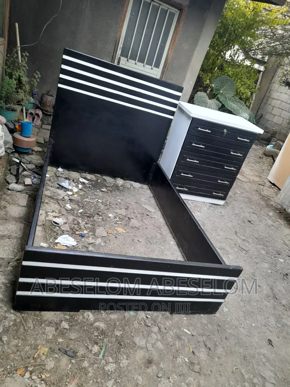 1,20 Cm አልጋ እና የልብስ መደርደሪያ