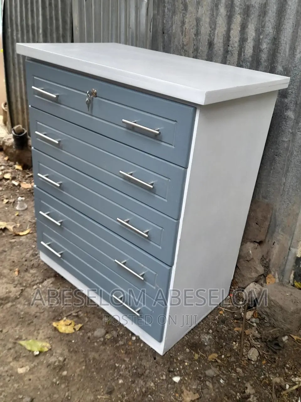 የልብስ መደርደሪያ