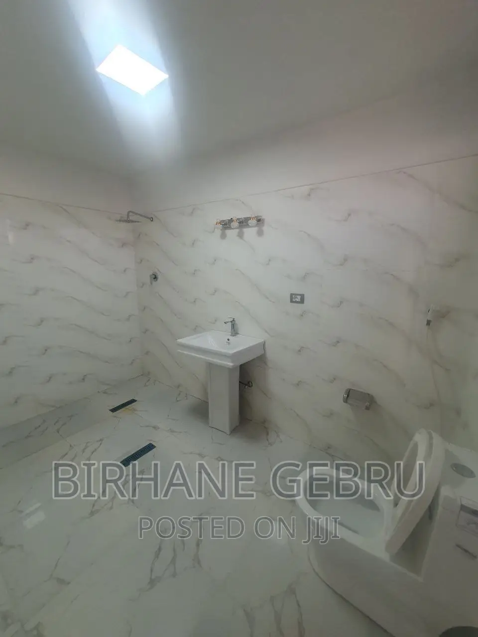 3bdrm Apartment in Apartiment, Bole for rent