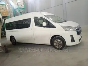 Toyota HiAce 2022 White