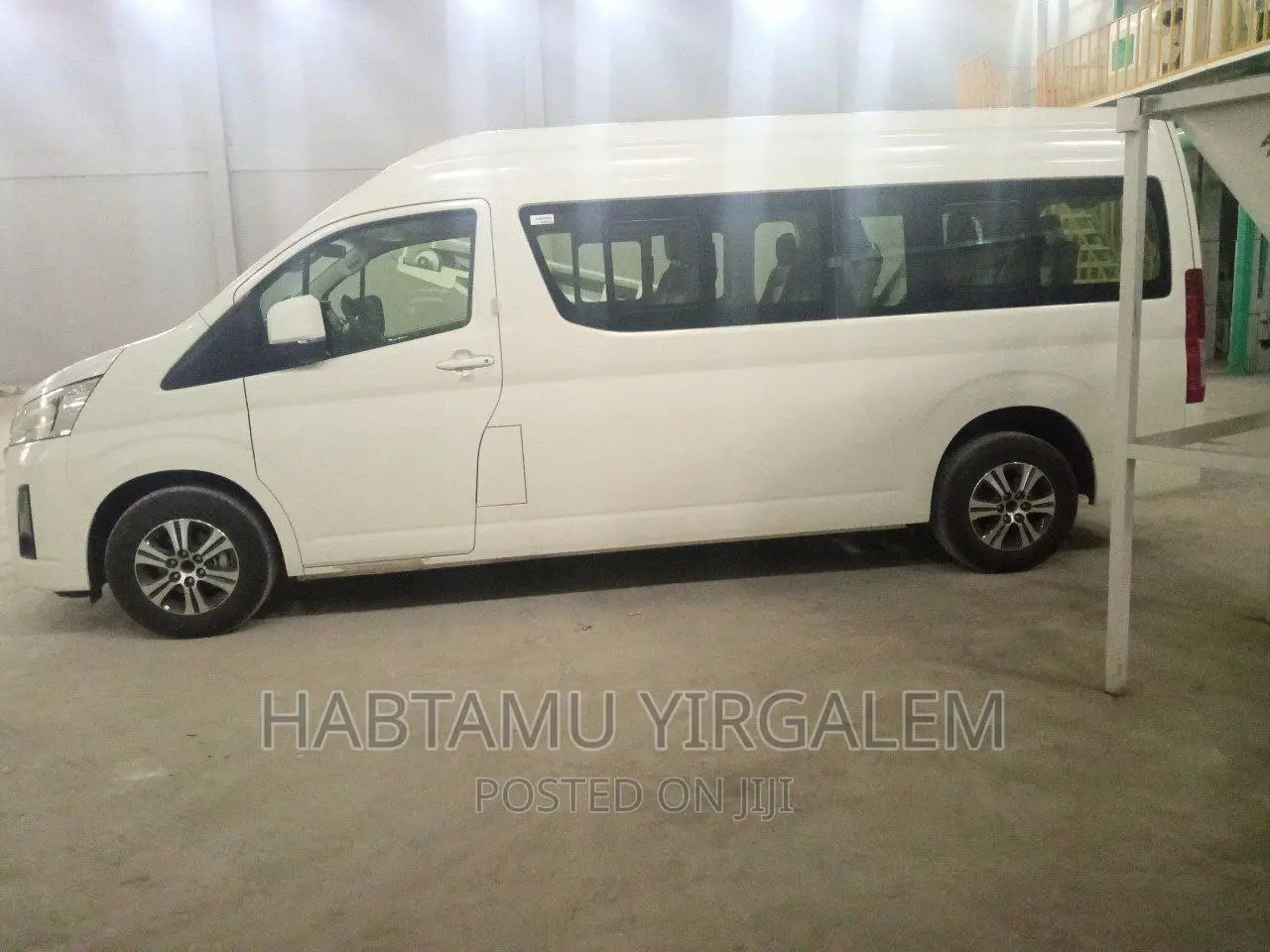 Toyota HiAce 2022 White