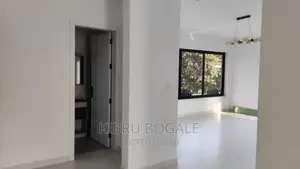 8bdrm House in Magenagna Vew, Bole for sale