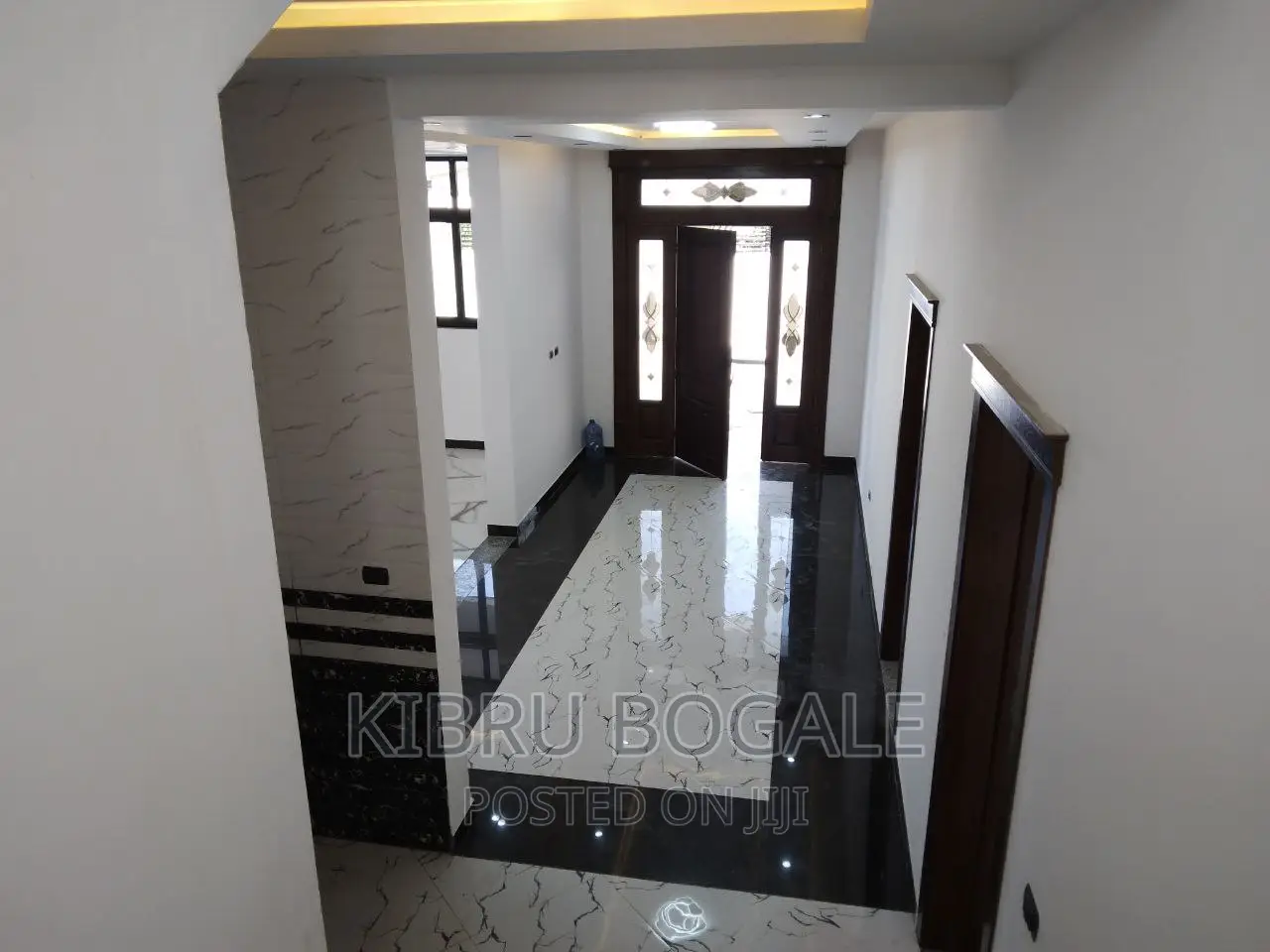 8bdrm House in Ayat, Bole for sale