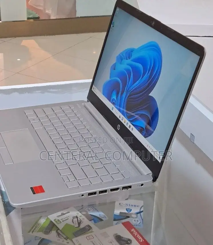 New Laptop HP Stream 14 8GB Intel Core I5 HDD 1T