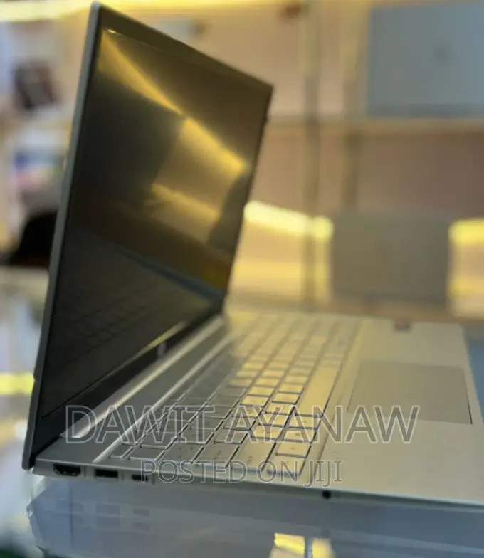 New Laptop HP 16GB AMD Ryzen 7 SSD 512GB